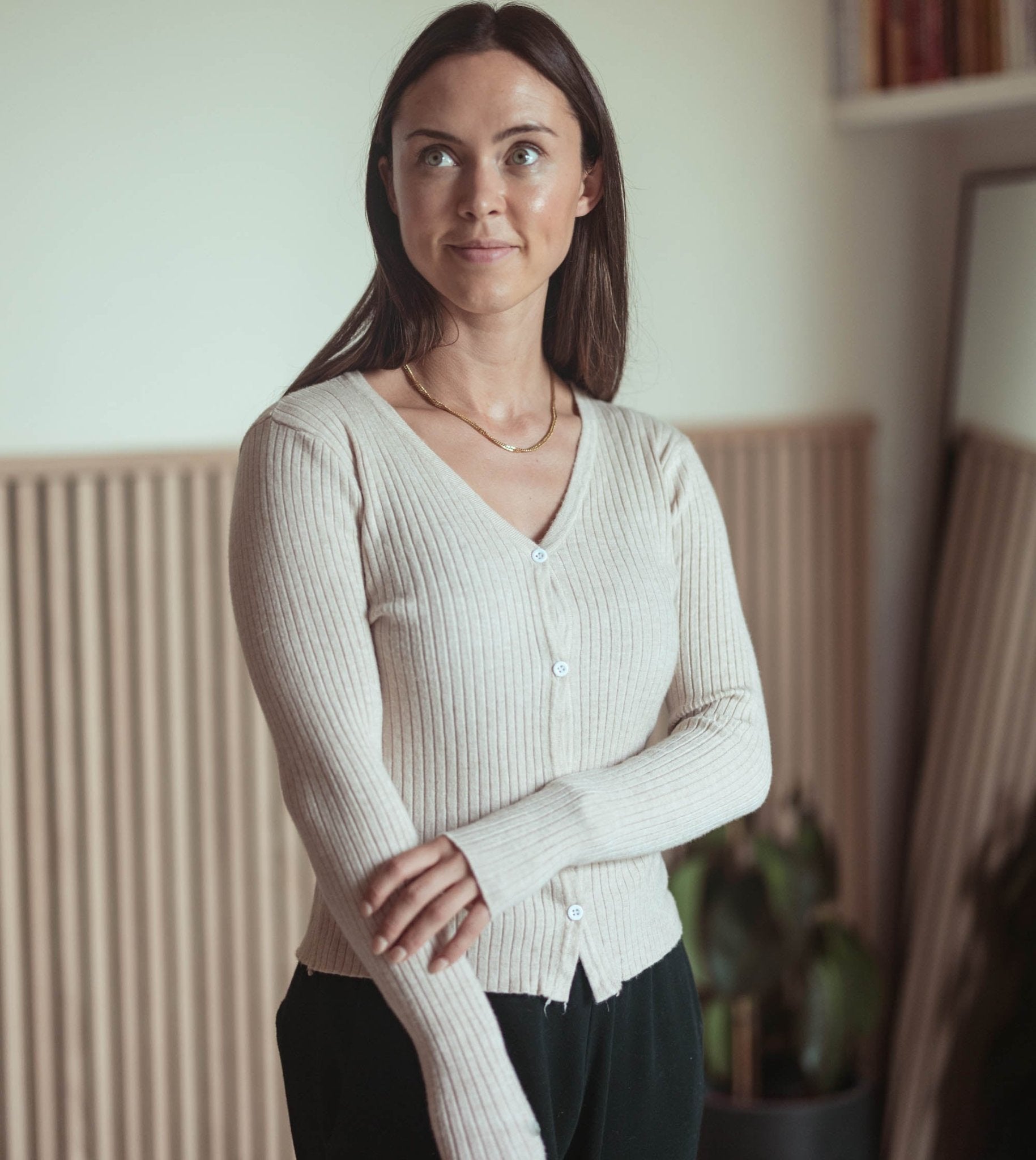 Slim V - neck Cardigan - Grace & Ashes