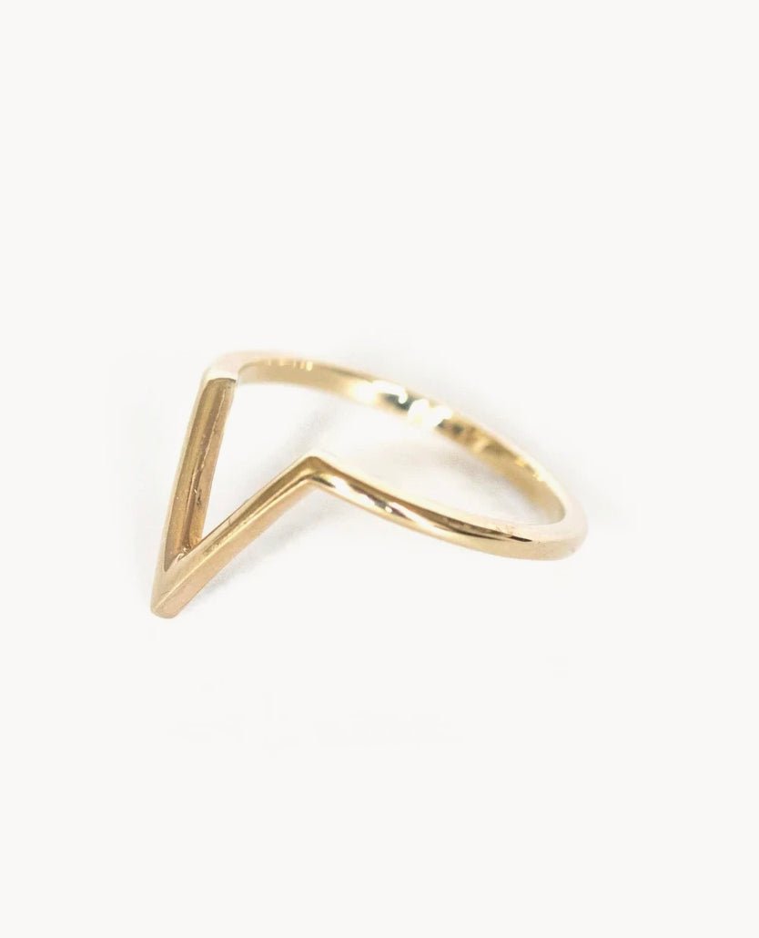 V - shape detail ring - Hannah Maggs Collection - Grace & Ashes