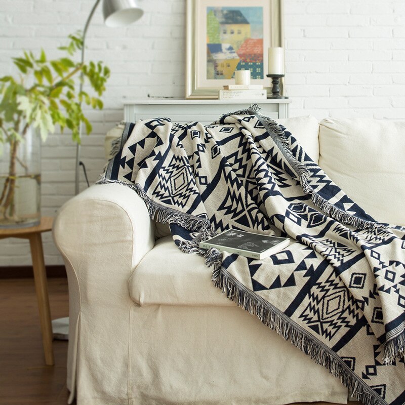 Geometric Print Tapestry Blanket