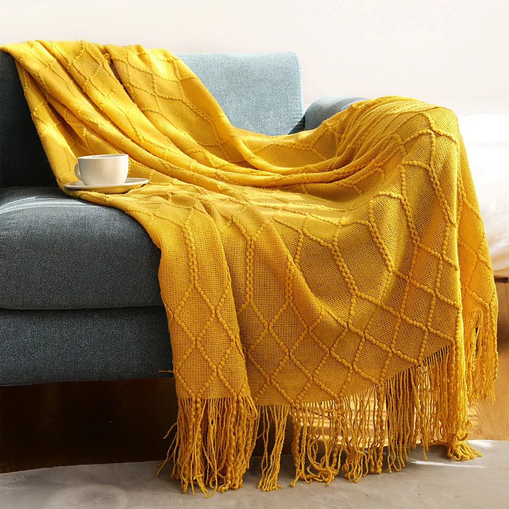 Chunky knit throw blanket with tassels