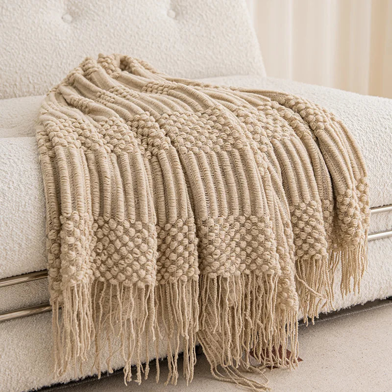 Chunky knit throw blanket with tassels