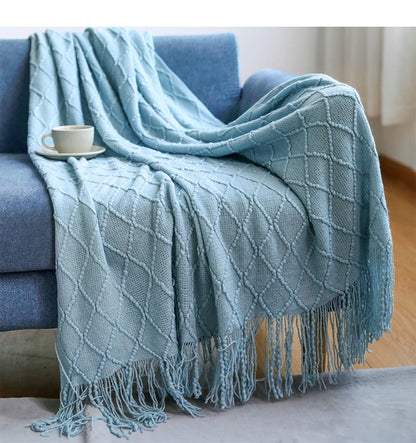Chunky knit throw blanket with tassels