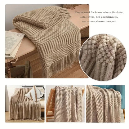 Chunky knit throw blanket with tassels