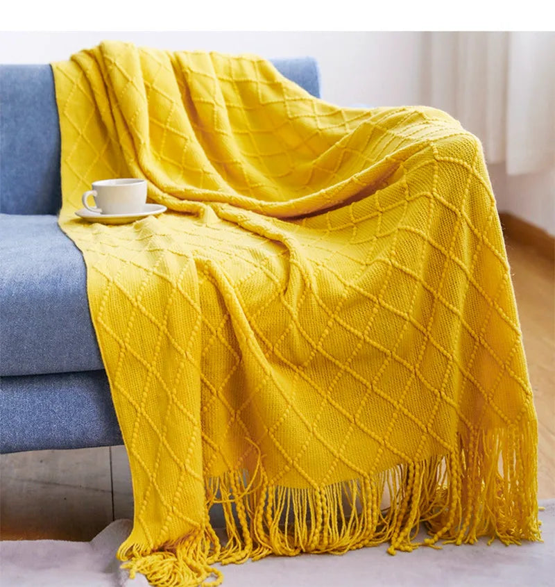 Chunky knit throw blanket with tassels