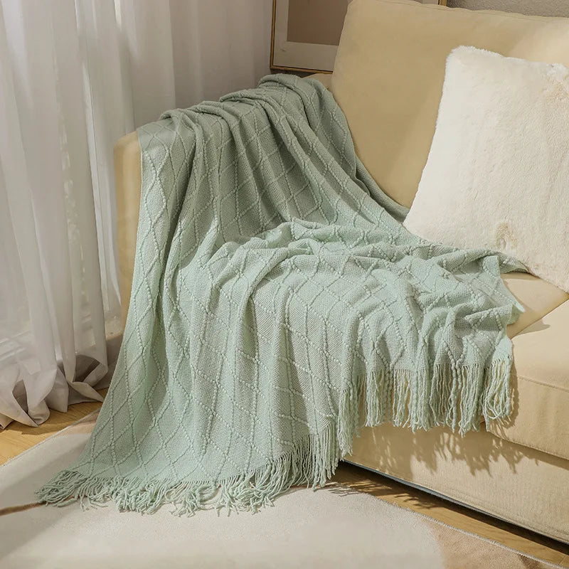 Chunky knit throw blanket with tassels