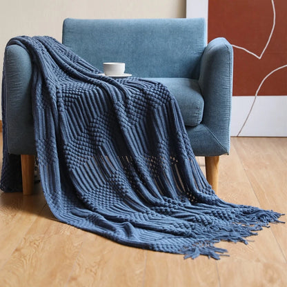 Chunky knit throw blanket with tassels