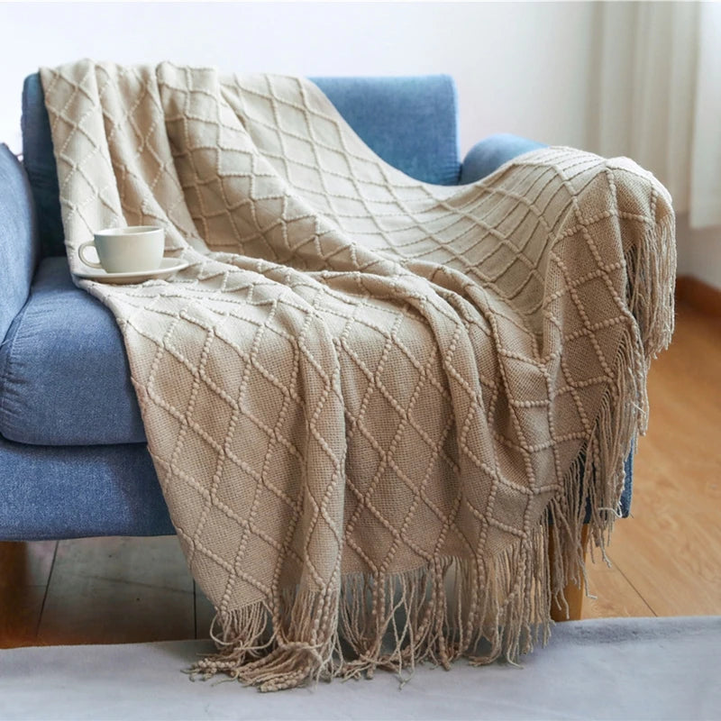 Chunky knit throw blanket with tassels