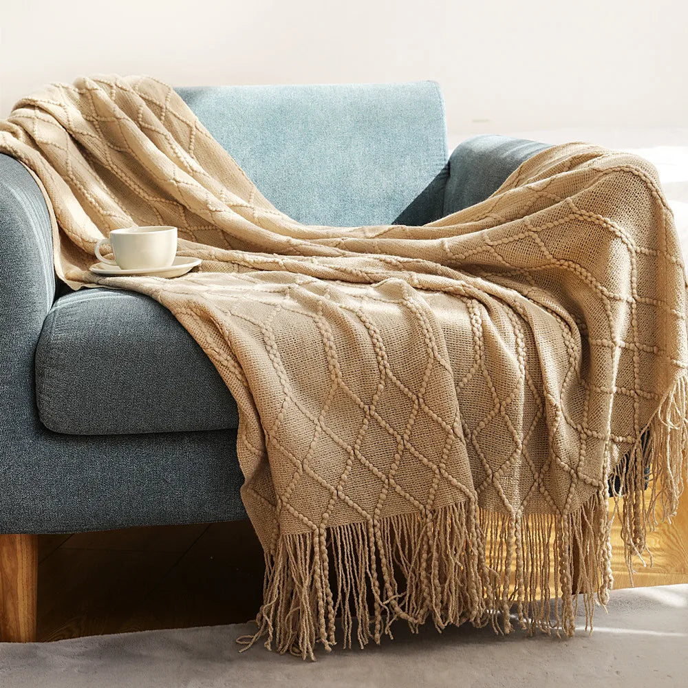 Chunky knit throw blanket with tassels