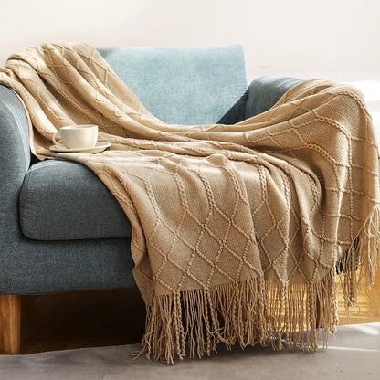 Chunky knit throw blanket with tassels