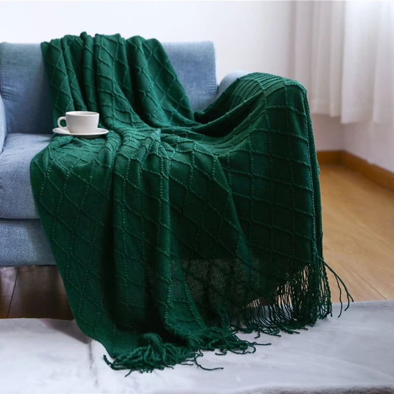 Chunky knit throw blanket with tassels