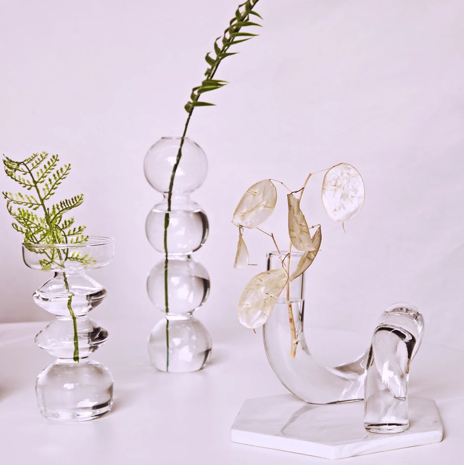 Clear glass Nordic candle holder with candlelight