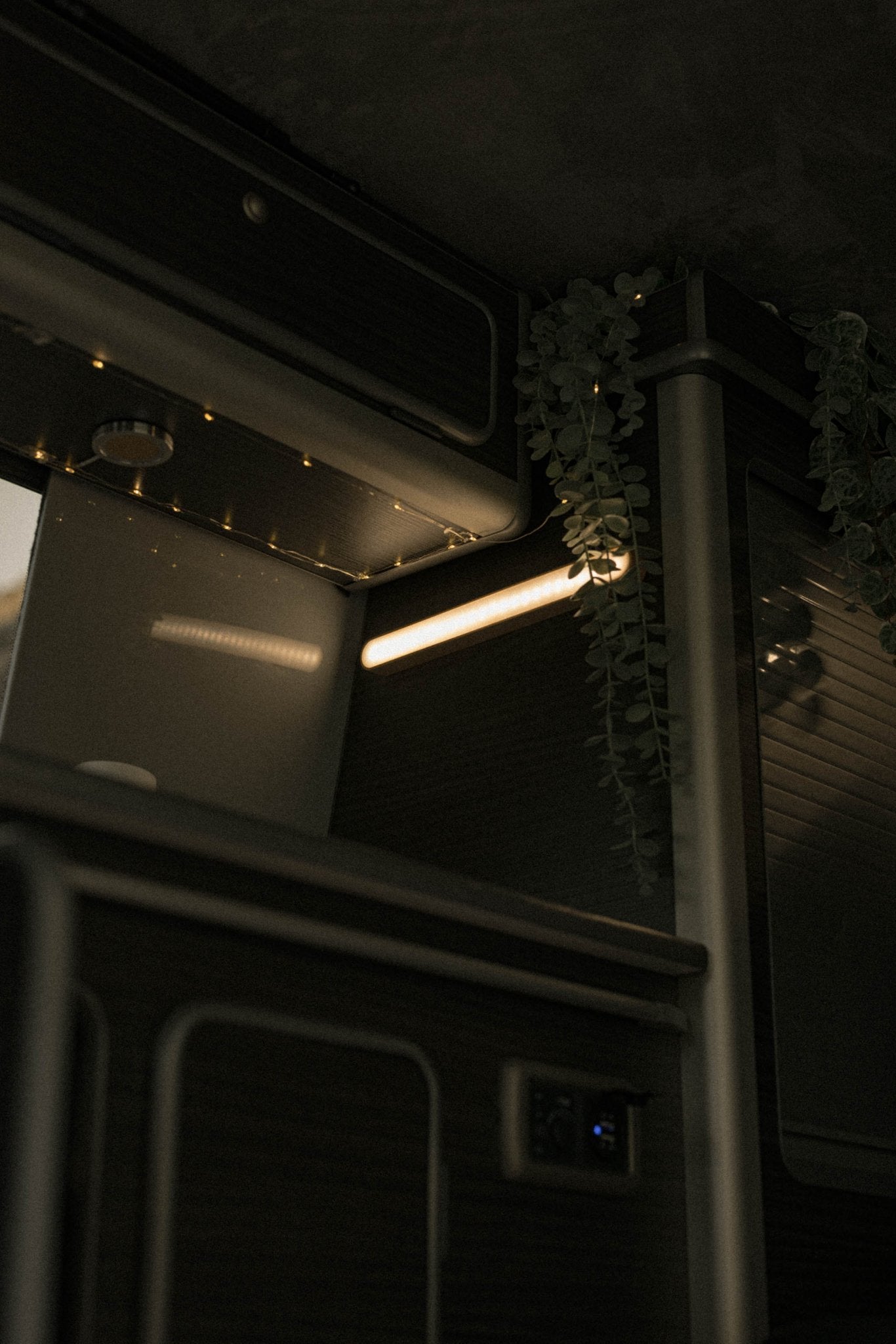 Rechargable Magnetic LED Light - Grace & Ashes