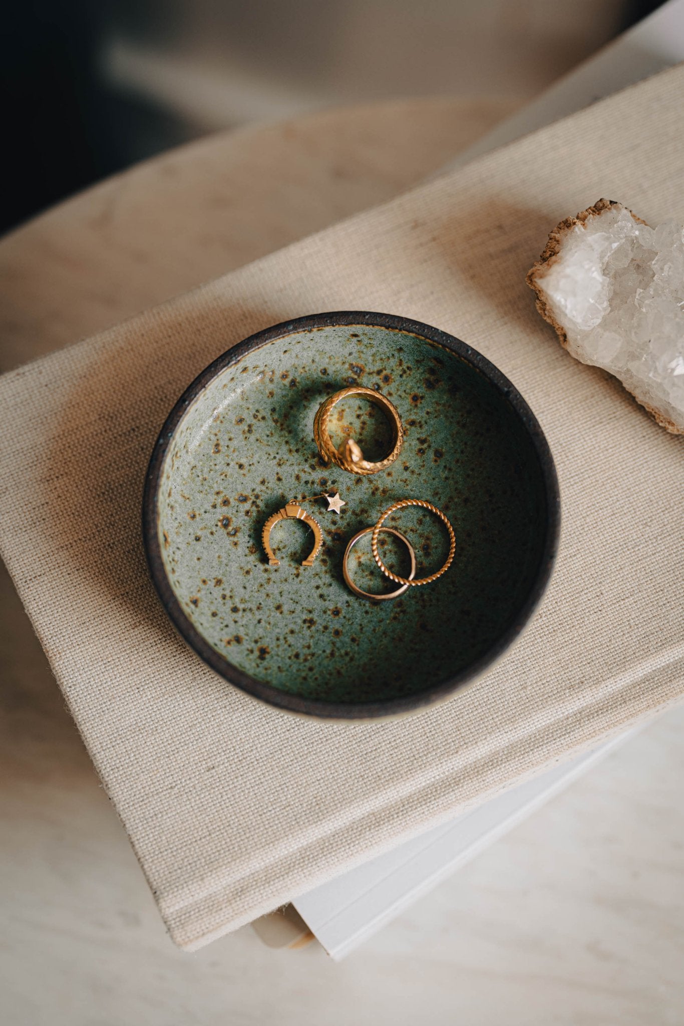 Distressed ceramic trinket tray. - Grace & Ashes