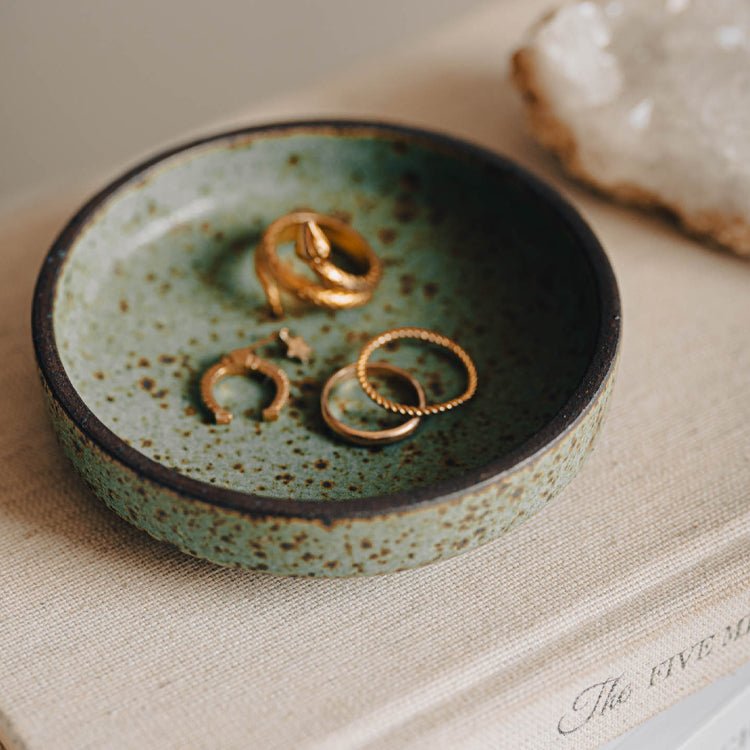 Distressed ceramic trinket tray. - Grace & Ashes