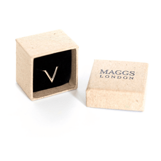 V - shape detail ring - Hannah Maggs Collection - Grace & Ashes